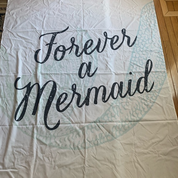 Beautiful Tapestry - Picture 5 of 5